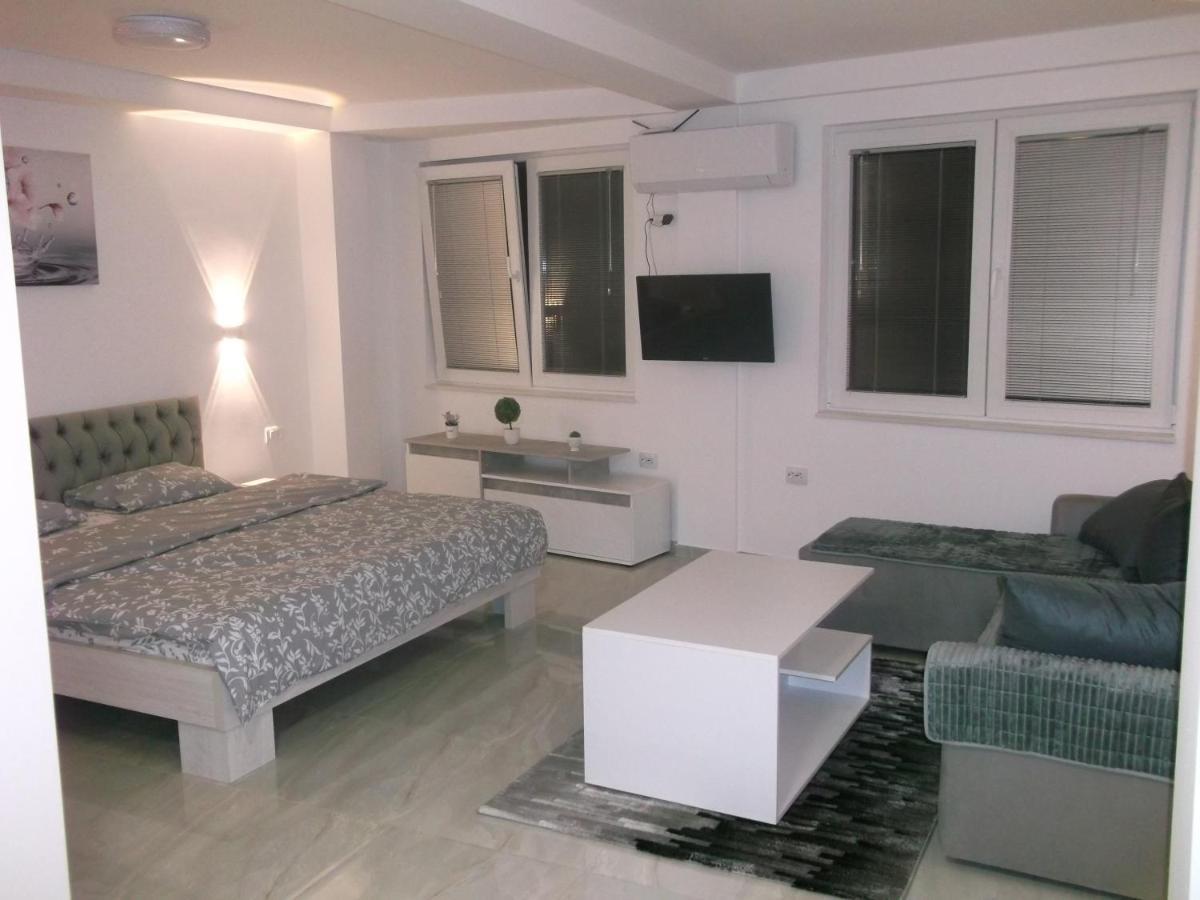 Bibi Apartments Ohrid Esterno foto